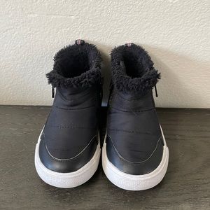 Cat & Jack black cold weather boot toddler size 5